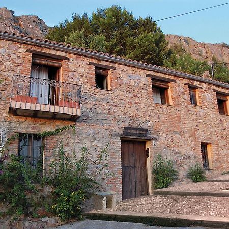 منزل الضيف Cabañas del Castillo  في Alma De Villuercas المظهر الخارجي الصورة