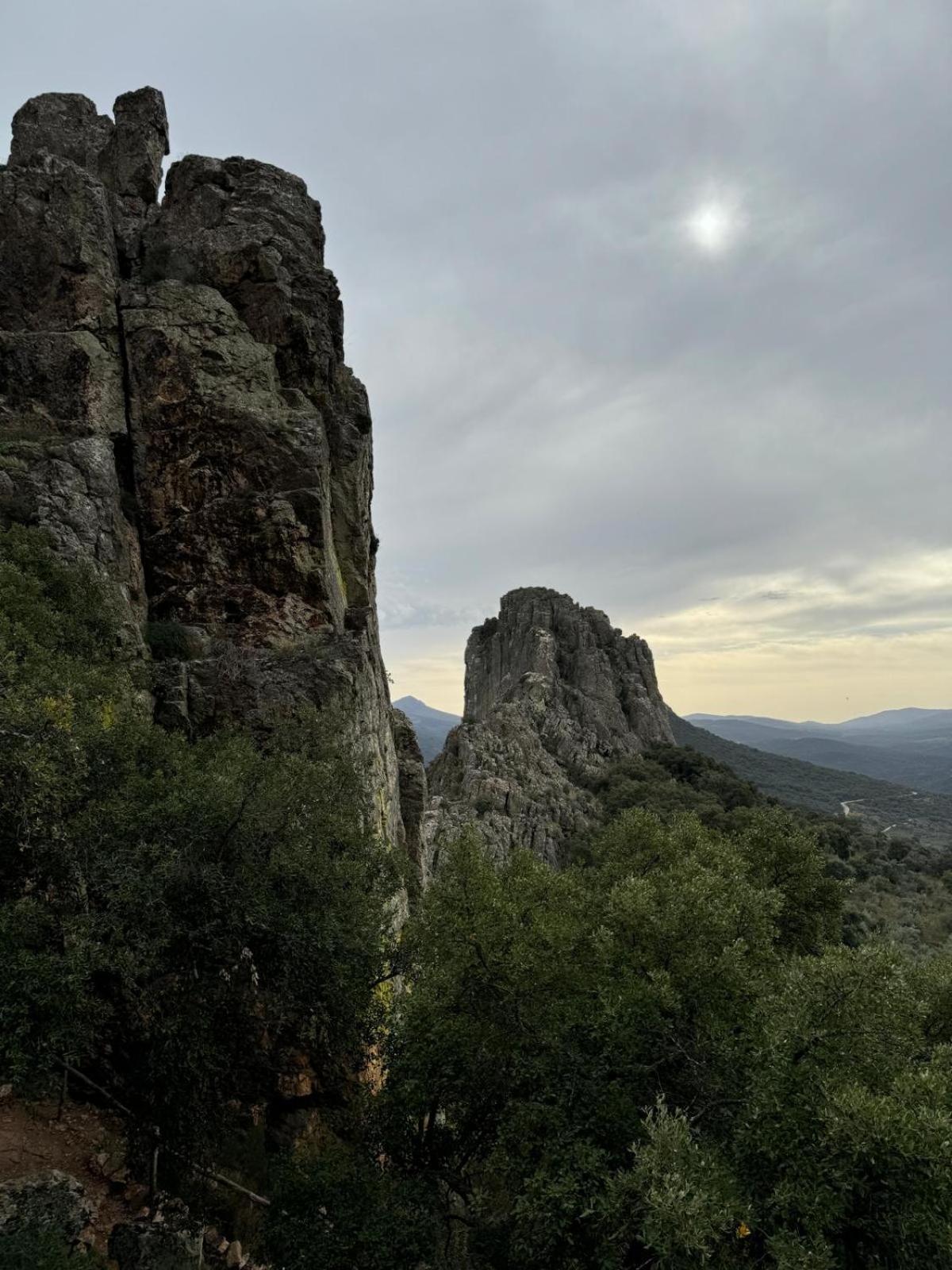 منزل الضيف Cabañas del Castillo  في Alma De Villuercas المظهر الخارجي الصورة